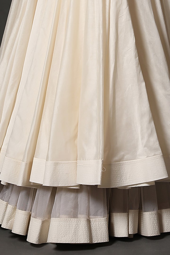 Ivory Embroidered Wedding Anarkali Set by Rohit Bal at Pernia's Pop Up Shop