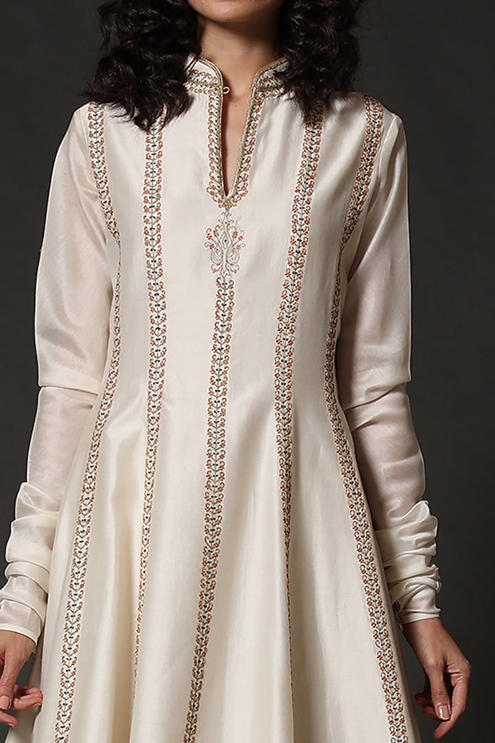 Ivory Chanderi Embroidered Bridal Anarkali Set by Rohit Bal at Pernia's Pop Up Shop