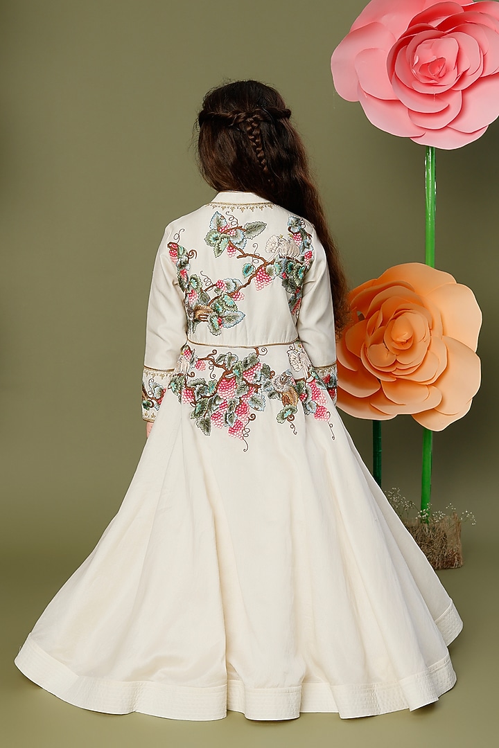 Ivory Resham Embroidered Anarkali Set For Girls by BAL BACHCHE by ROHIT BAL at Pernia's Pop Up Shop