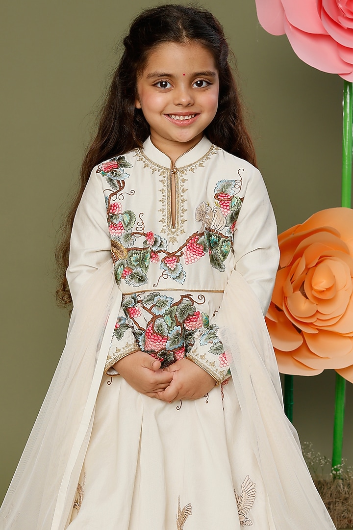 Ivory Resham Embroidered Anarkali Set For Girls by BAL BACHCHE by ROHIT BAL at Pernia's Pop Up Shop