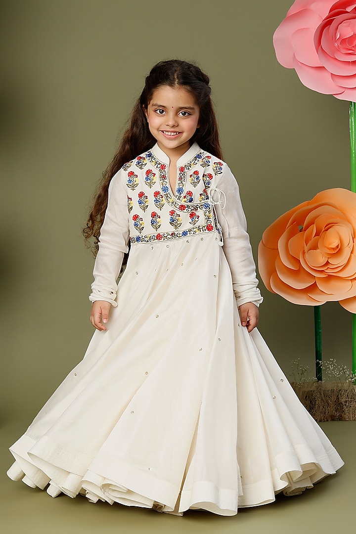 Ivory Floral Embroidered Anarkali Set For Girls by BAL BACHCHE by ROHIT BAL