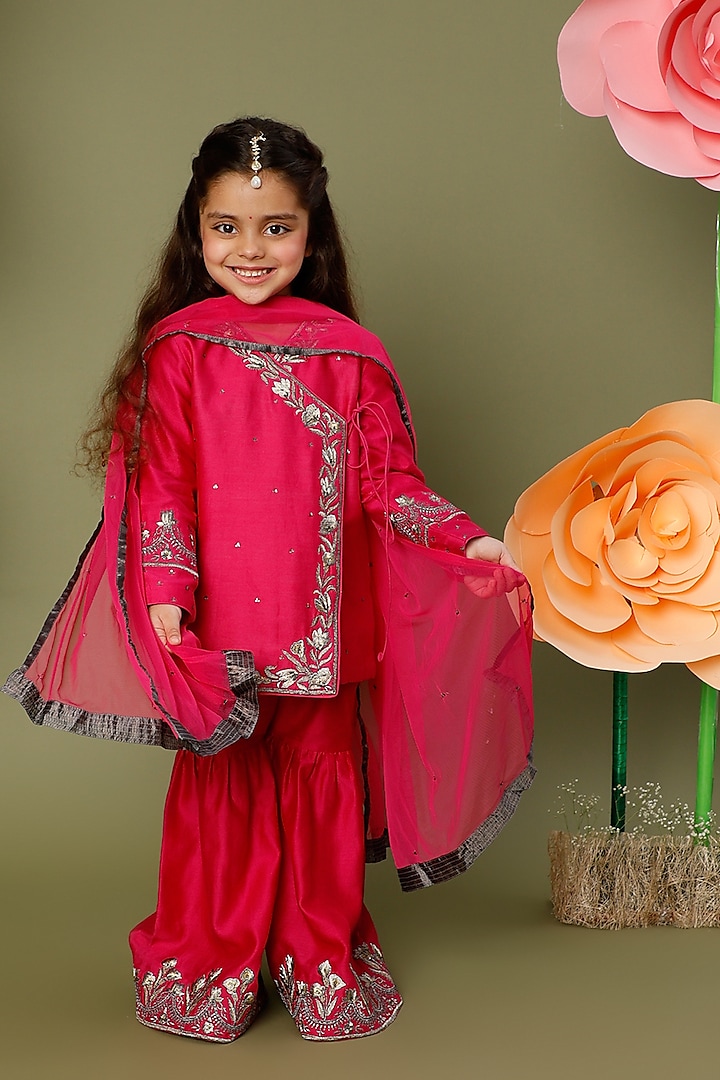 Fuchsia Chanderi Embroidered Kurta Set For Girls by BAL BACHCHE by ROHIT BAL