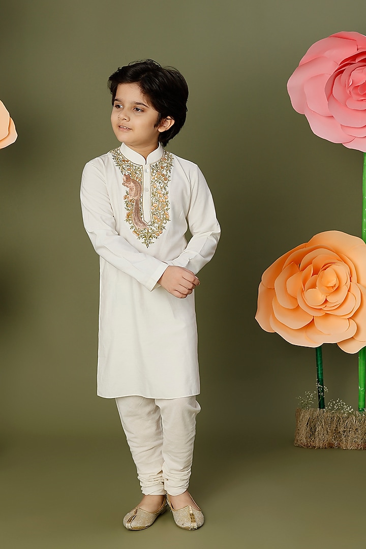 Ivory Matka Silk Embroidered Kurta Set For Boys by BAL BACHCHE by ROHIT BAL