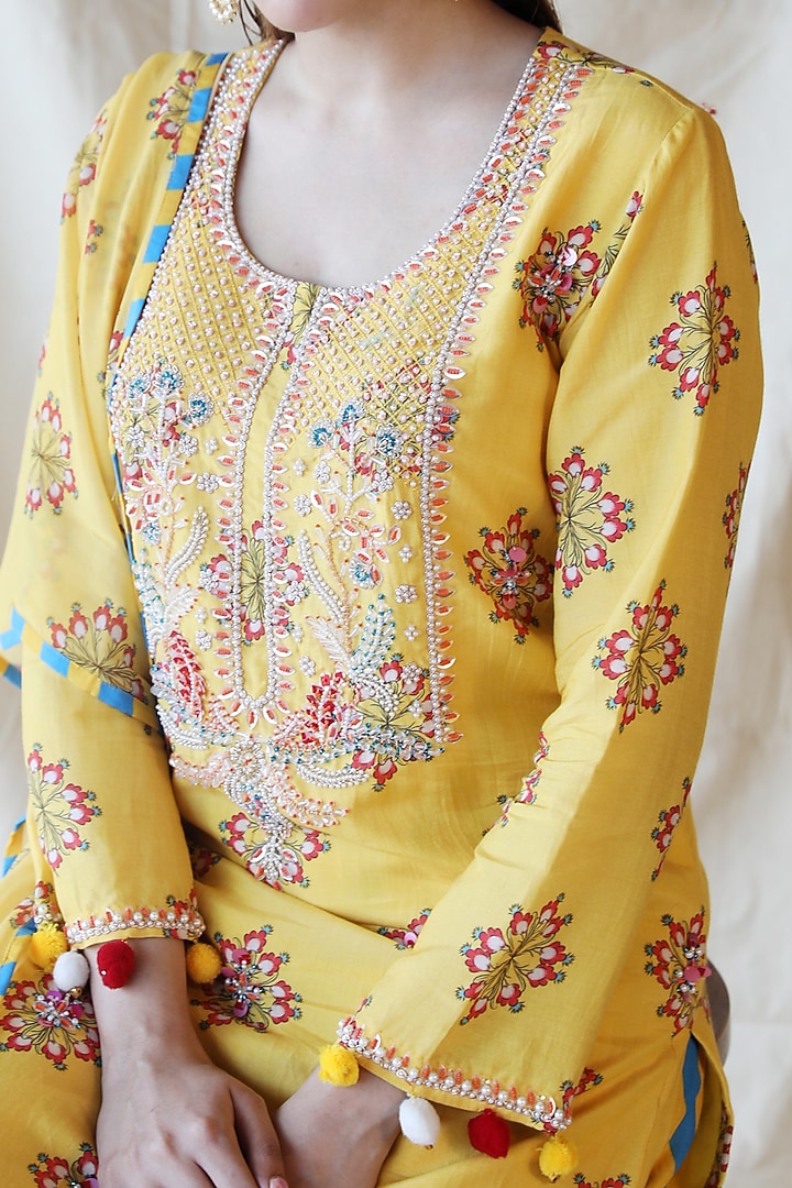 Yellow Printed Kurta Set by Rebecca Dewan at Pernia's Pop Up Shop