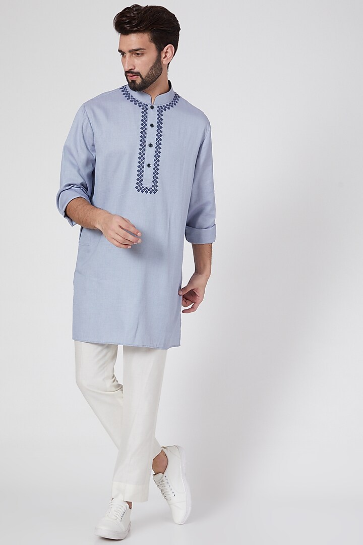 Blue & White Embroidered Kurta by Ravi Bajaj at Pernia's Pop Up Shop