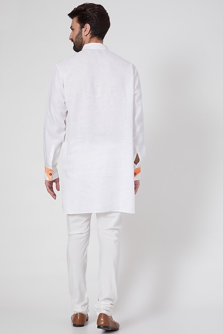 White Linen Hand Painted Kurta by Ravi Bajaj at Pernia's Pop Up Shop