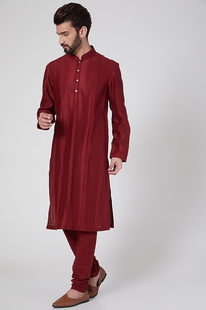Maroon Chanderi Pintuck Kurta Set by Rohit Bal Men at Pernia's Pop Up Shop