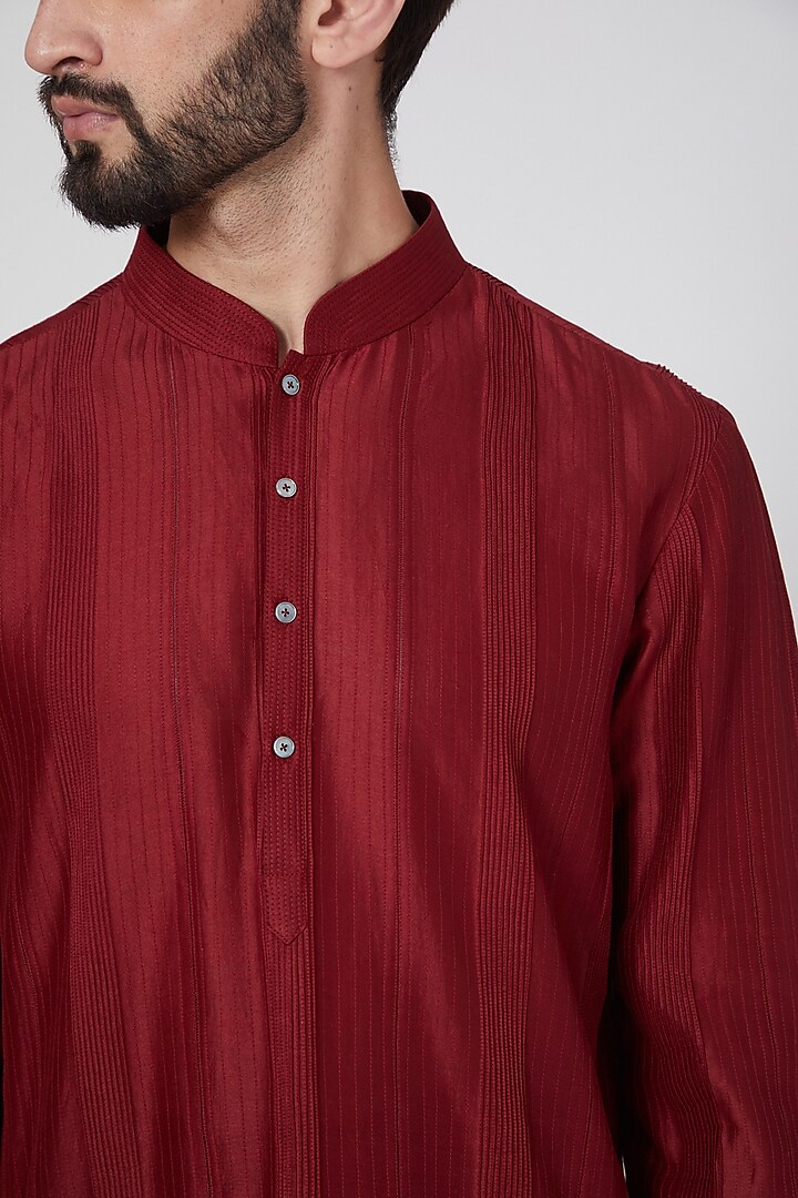 Maroon Chanderi Pintuck Kurta Set by Rohit Bal Men at Pernia's Pop Up Shop