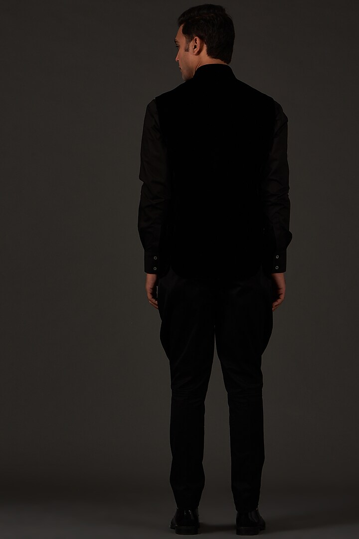 Black Silk Velvet Resham Embroidered Bundi Jacket by Rohit Bal Men at Pernia's Pop Up Shop