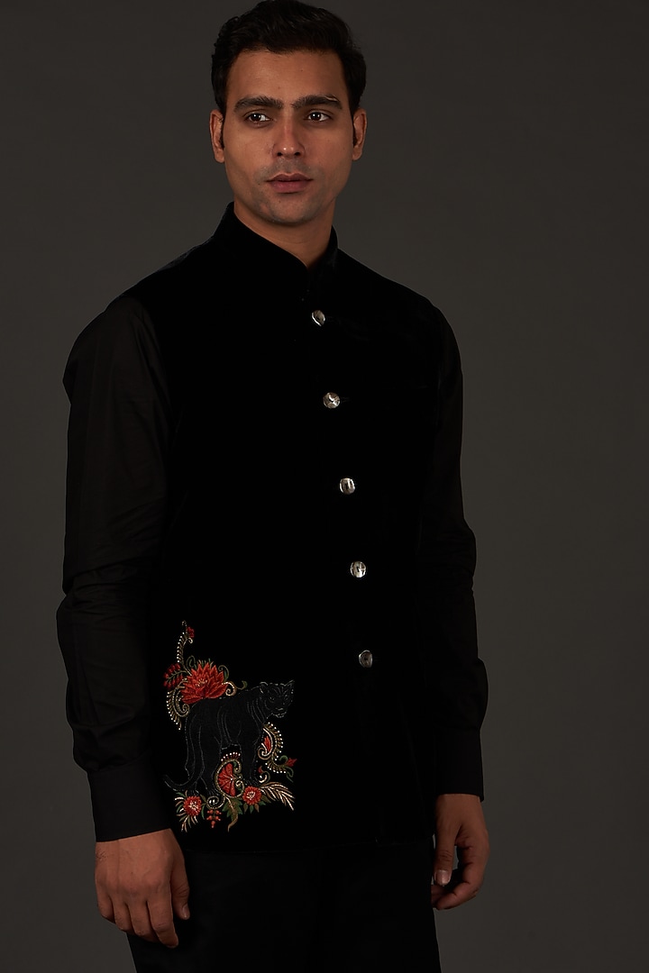 Black Silk Velvet Resham Embroidered Bundi Jacket by Rohit Bal Men at Pernia's Pop Up Shop