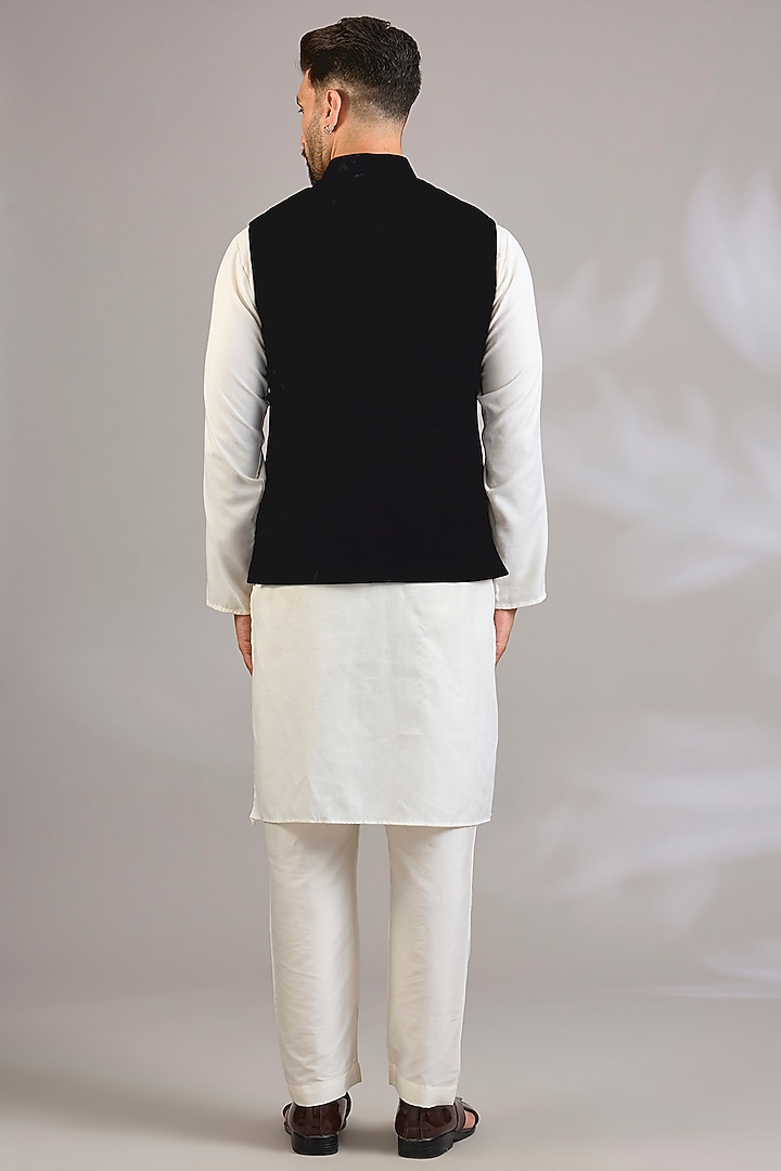 Black Velvet Bundi Jacket by Rohit Bal Men at Pernia's Pop Up Shop