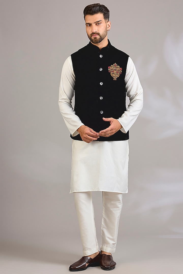 Black Velvet Bundi Jacket by Rohit Bal Men at Pernia's Pop Up Shop