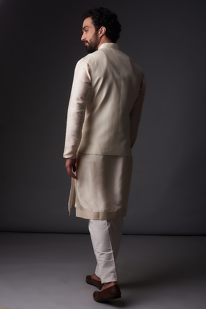 Ivory Chanderi Silk Applique Embroidered Nehru Jacket by Rohit Bal Men at Pernia's Pop Up Shop