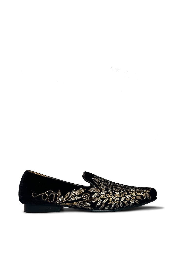 Black Velvet Floral Resham Hand & Machine Embroidered Shoes by Rohit Bal Men at Pernia's Pop Up Shop