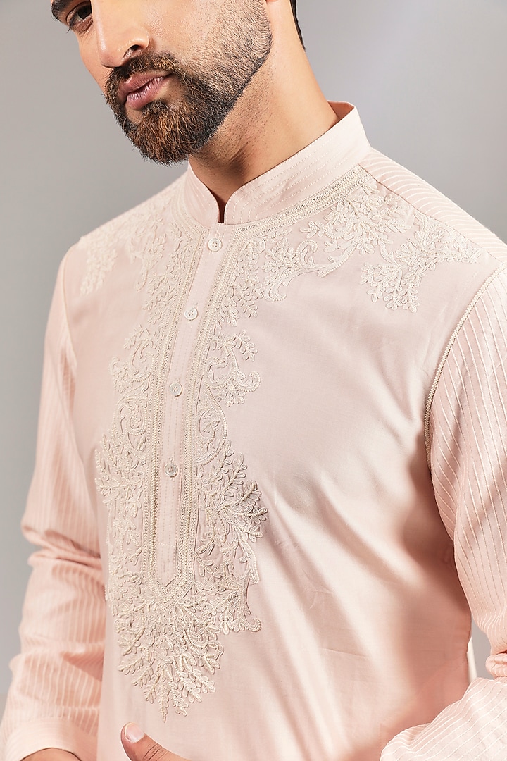 Blush Pink Chanderi Thread Embroidered Kurta Set by Rohit Bal Men at Pernia's Pop Up Shop