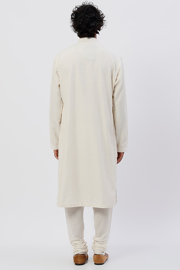 White Linen Machine Embroidered Kurta Set by Rohit Bal Men at Pernia's Pop Up Shop