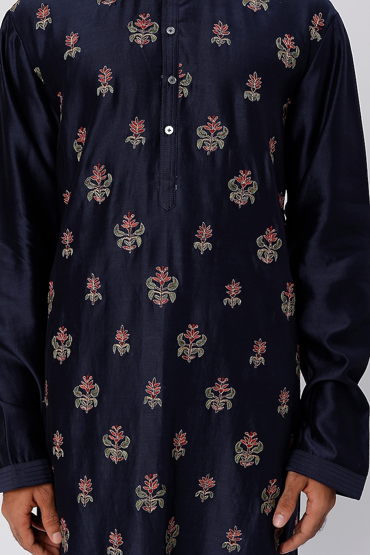 Indigo Chanderi Embroidered Kurta Set by Rohit Bal Men at Pernia's Pop Up Shop