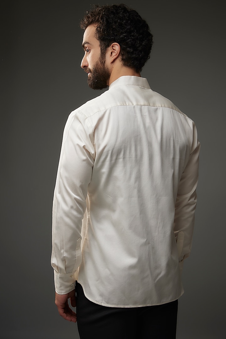Ivory Poplin Thread Embroidered Party Wear Shirt by Rohit Bal Men at Pernia's Pop Up Shop
