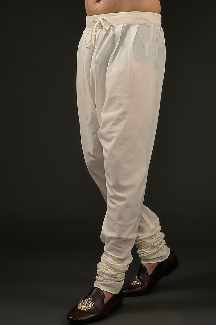 Ivory Chanderi Silk Zari Embroidered Kurta Set by Rohit Bal Men at Pernia's Pop Up Shop