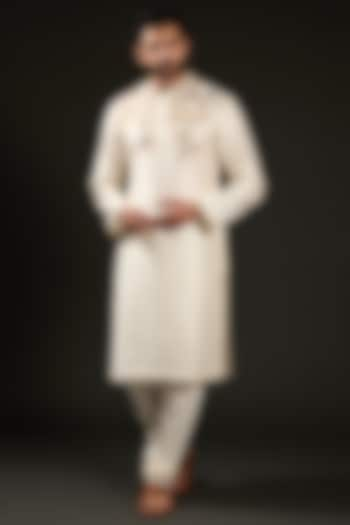 Ivory Chanderi Silk Resham Hand Embroidered Kurta Set by Rohit Bal Men at Pernia's Pop Up Shop