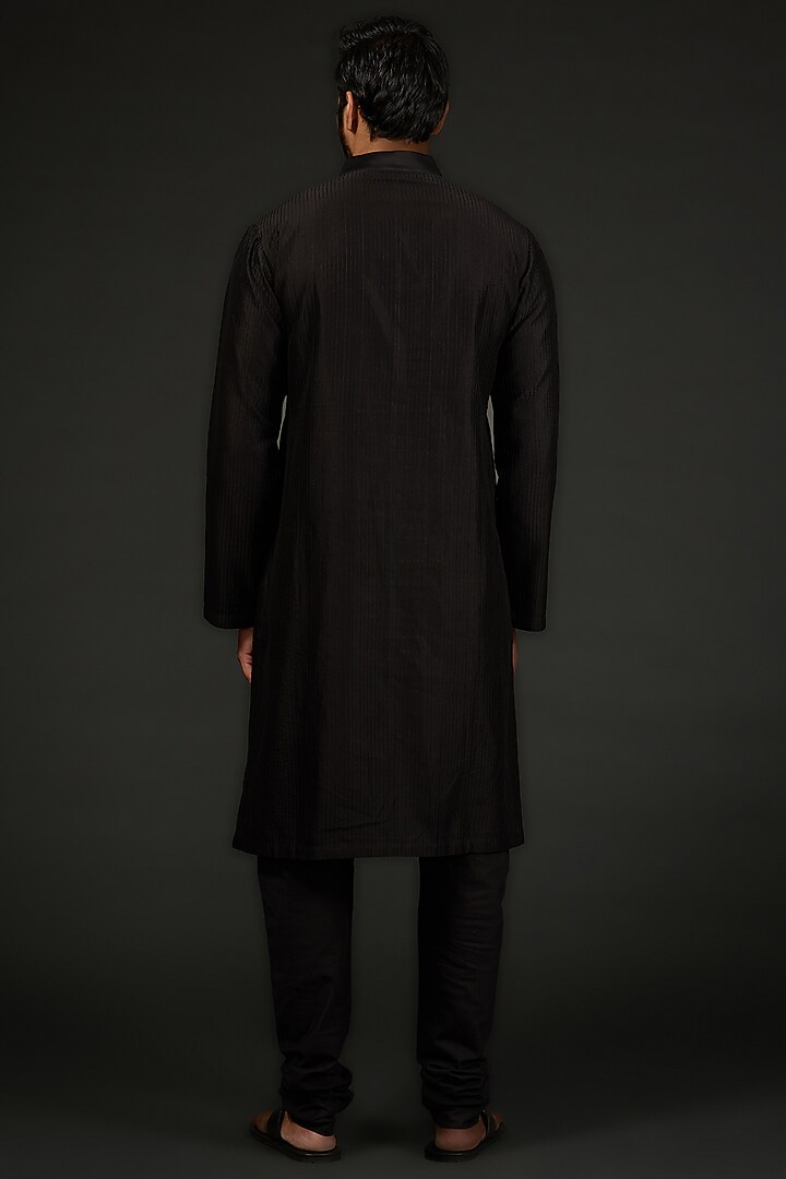 Black Chanderi Silk Resham Embroidered Kurta Set by Rohit Bal Men at Pernia's Pop Up Shop