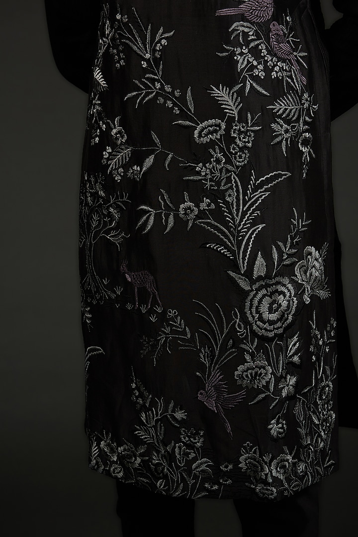 Black Chanderi Silk Resham Embroidered Kurta Set by Rohit Bal Men at Pernia's Pop Up Shop