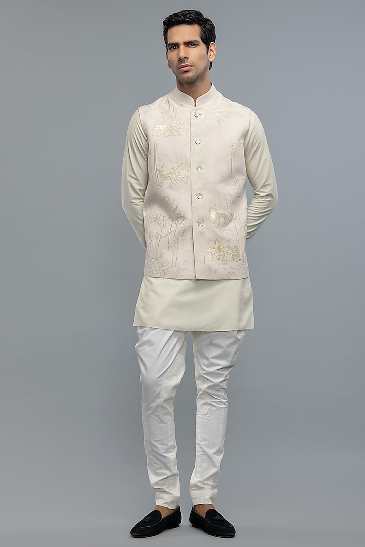 Ivory Matka Silk Resham Embroidered Bundi Jacket by Rohit Bal Men at Pernia's Pop Up Shop