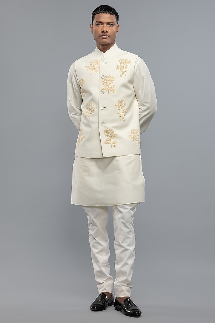 Ivory Matka Silk Resham Embroidered Bundi Jacket by Rohit Bal Men at Pernia's Pop Up Shop