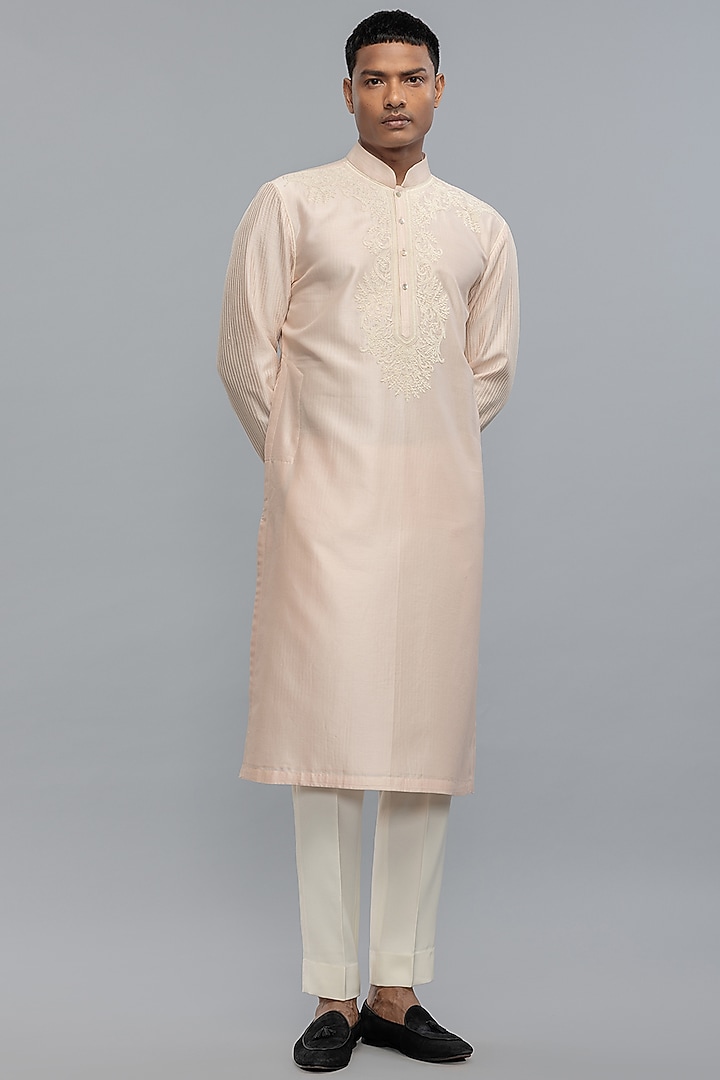 Powder Pink Chanderi Thread Embroidered Kurta Set by Rohit Bal Men at Pernia's Pop Up Shop
