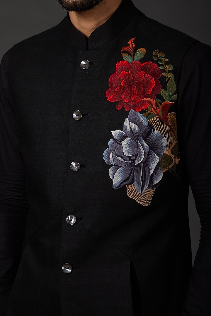 Black Matka Embroidered Bundi Jacket by Rohit Bal Men at Pernia's Pop Up Shop