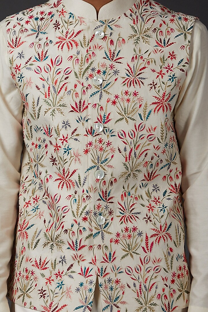 Ivory Chanderi Embroidered Bundi Jacket by Rohit Bal Men at Pernia's Pop Up Shop
