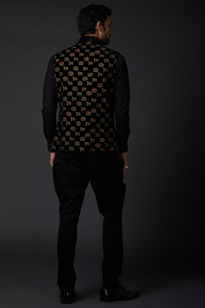 Black Linen Embroidered Bundi Jacket by Rohit Bal Men at Pernia's Pop Up Shop
