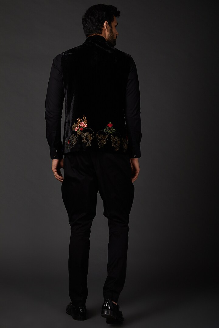 Black Matka Silk Embroidered Bundi Jacket by Rohit Bal Men at Pernia's Pop Up Shop