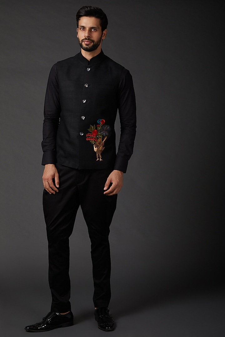 Black Matka Machine Embroidered Bundi Jacket by Rohit Bal Men at Pernia's Pop Up Shop
