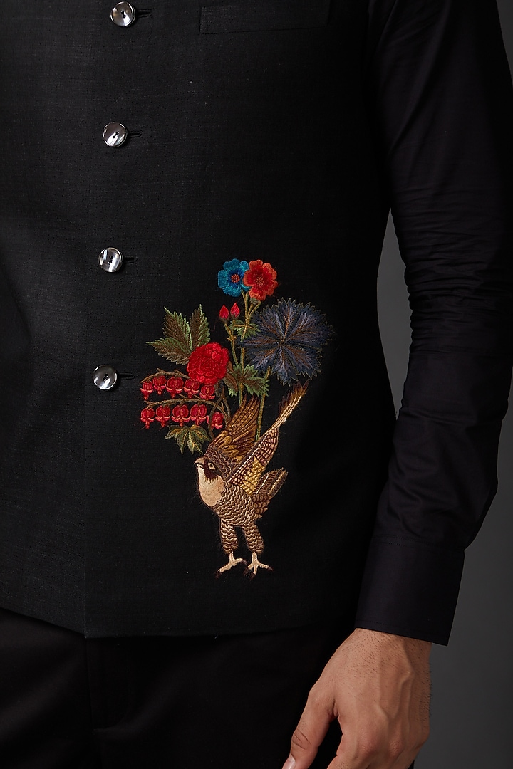 Black Matka Machine Embroidered Bundi Jacket by Rohit Bal Men at Pernia's Pop Up Shop