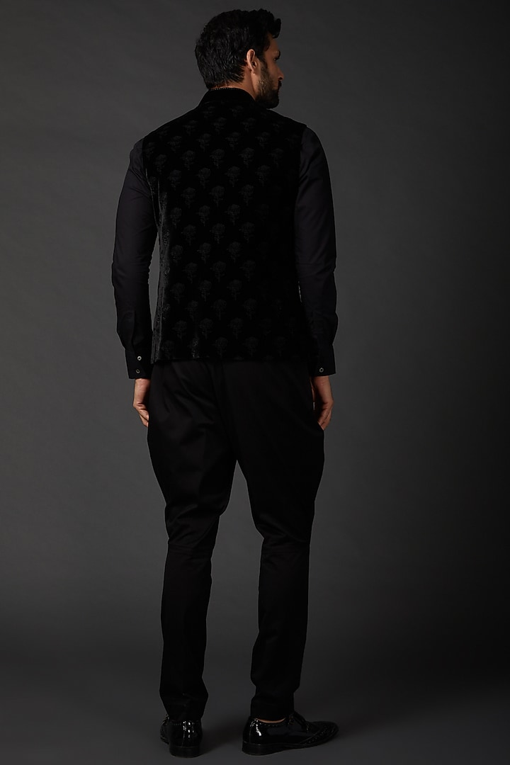 Black Silk Velvet Embroidered Bundi Jacket by Rohit Bal Men at Pernia's Pop Up Shop