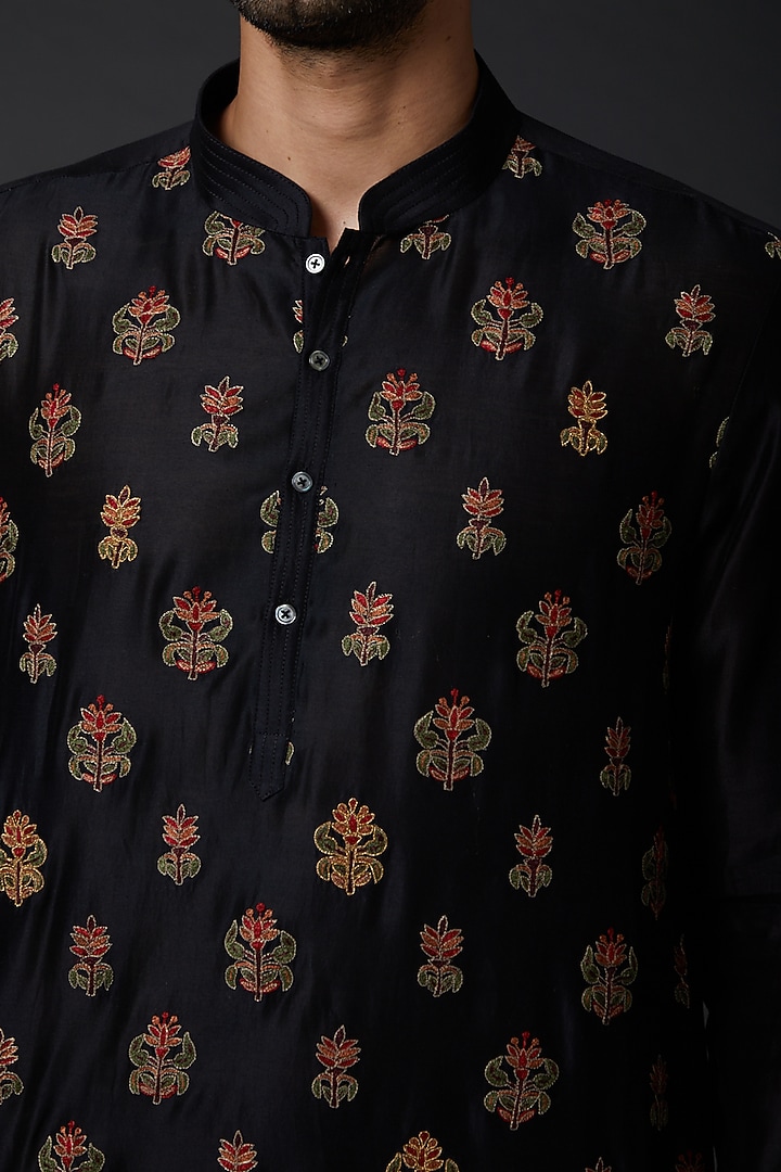 Black Chanderi Embroidered Kurta Set by Rohit Bal Men at Pernia's Pop Up Shop