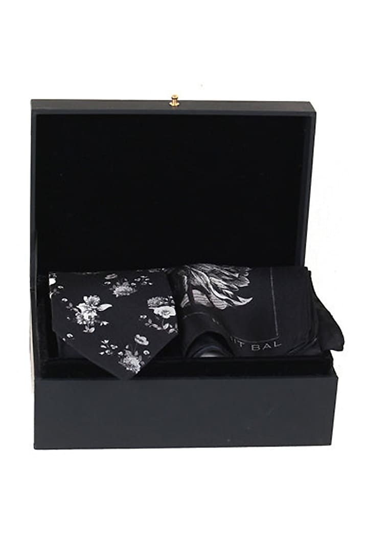 Black Floral Printed Necktie & Pocket Square (Set of 2) by Rohit Bal Men