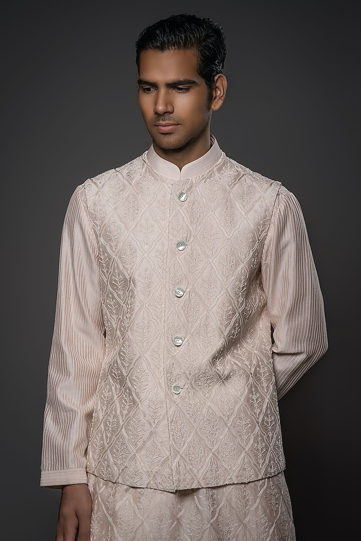 Blush Chanderi Silk Resham Hand Embroidered Bundi Jacket Set by Rohit Bal Men at Pernia's Pop Up Shop