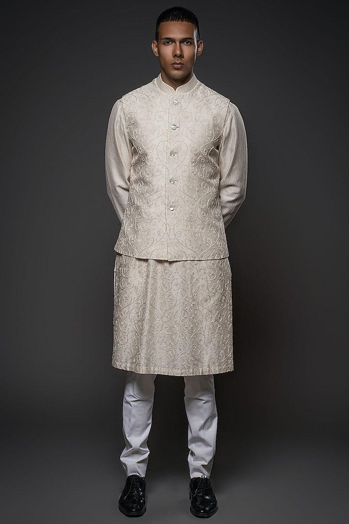 Ivory Chanderi Silk Resham Hand Embroidered Bundi Jacket Set by Rohit Bal Men at Pernia's Pop Up Shop