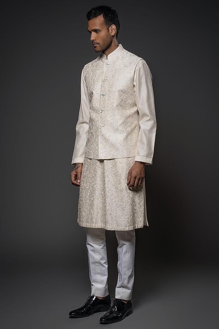 Ivory Chanderi Silk Resham Hand Embroidered Bundi Jacket Set by Rohit Bal Men at Pernia's Pop Up Shop