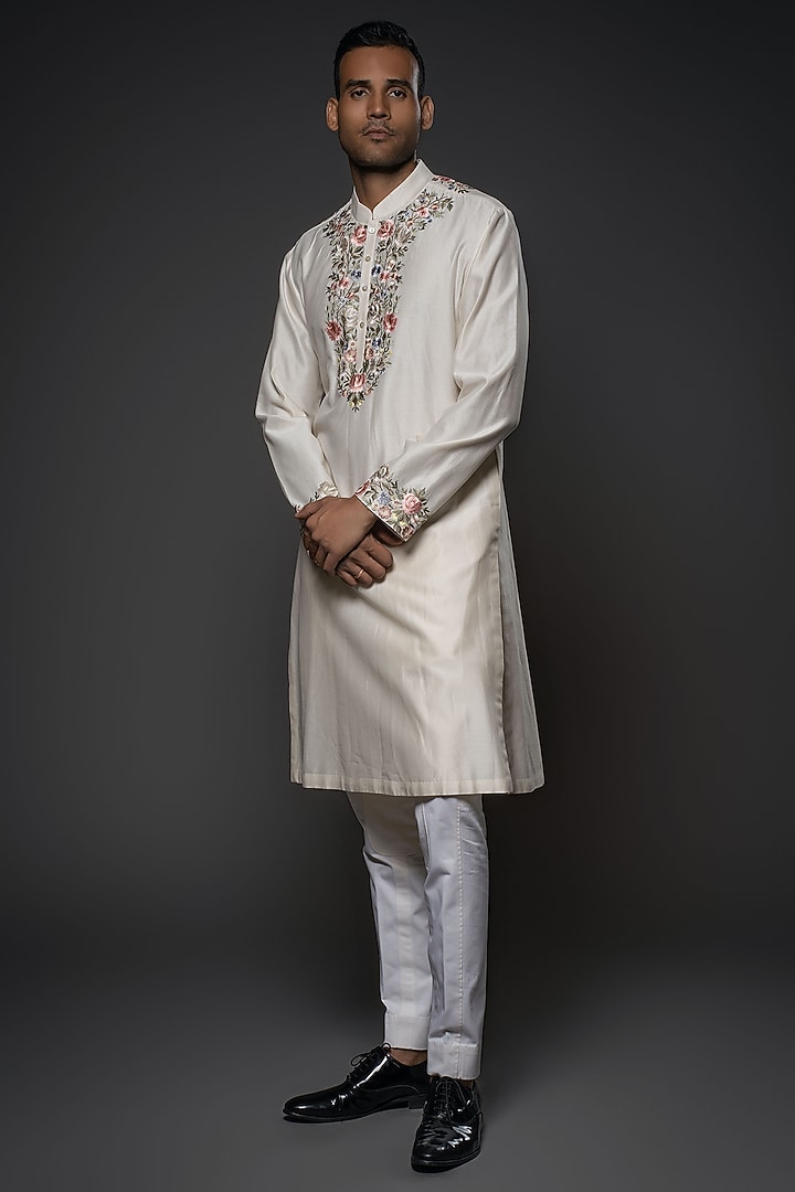 Ivory Chanderi Silk Resham Hand Embroidered Kurta Set by Rohit Bal Men at Pernia's Pop Up Shop