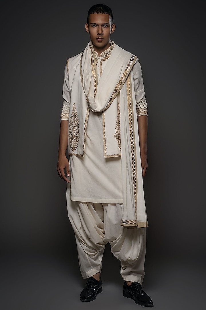 Ivory Chanderi Silk Foil Printed Bundi Jacket Set by Rohit Bal Men at Pernia's Pop Up Shop