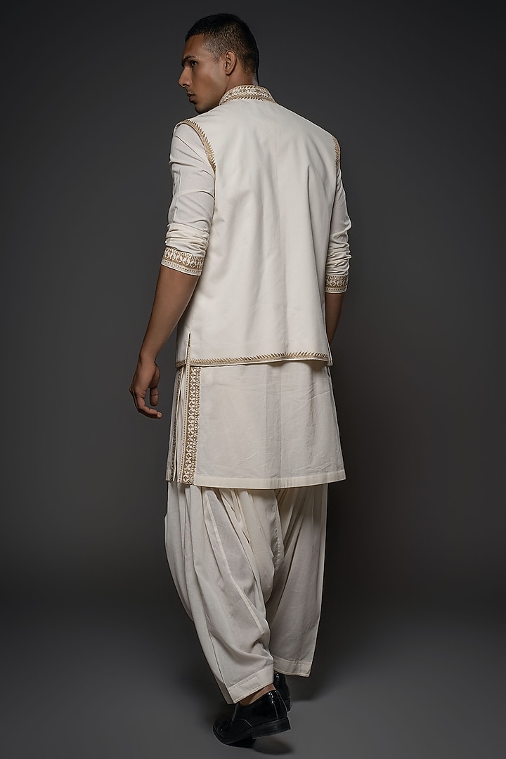 Ivory Chanderi Silk Foil Printed Bundi Jacket Set by Rohit Bal Men at Pernia's Pop Up Shop