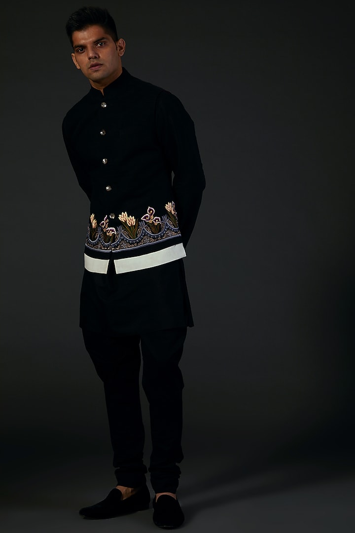Black Matka Silk Floral Machine Embroidered Bundi Jacket by Rohit Bal Men at Pernia's Pop Up Shop