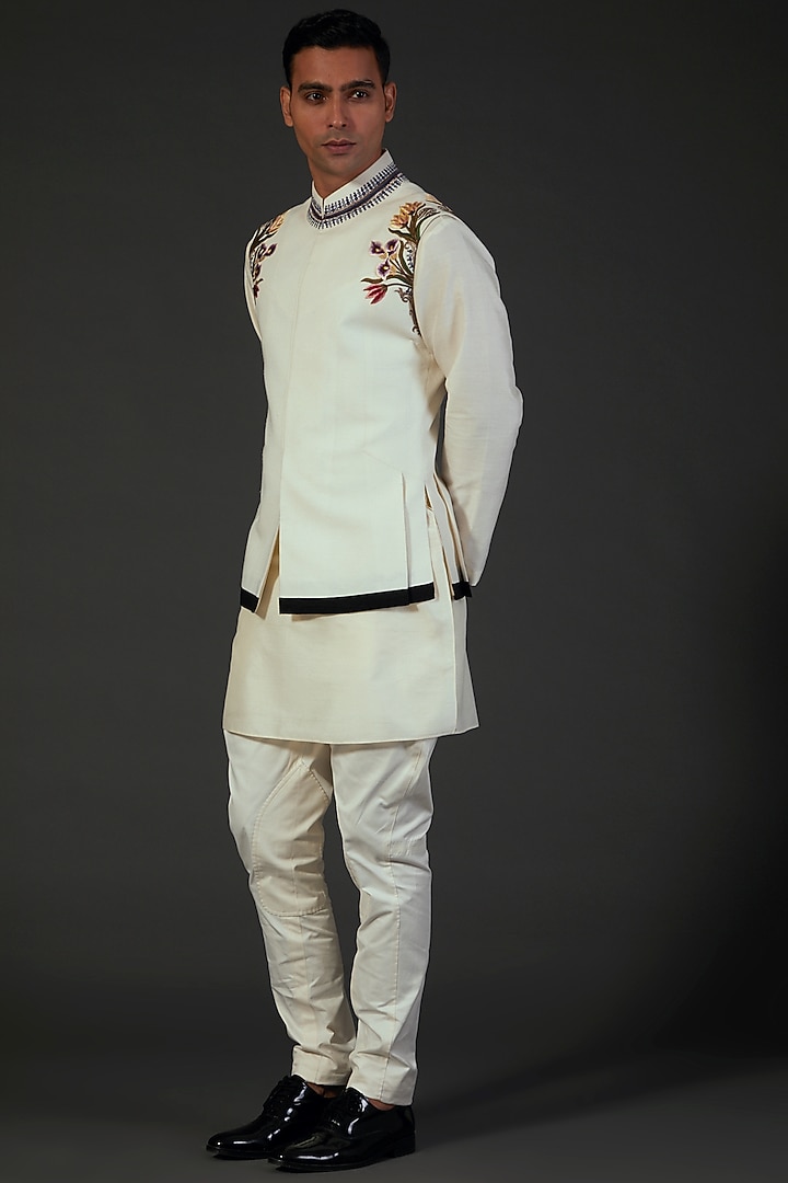 Ivory Matka Silk Embroidered Bundi Jacket by Rohit Bal Men at Pernia's Pop Up Shop