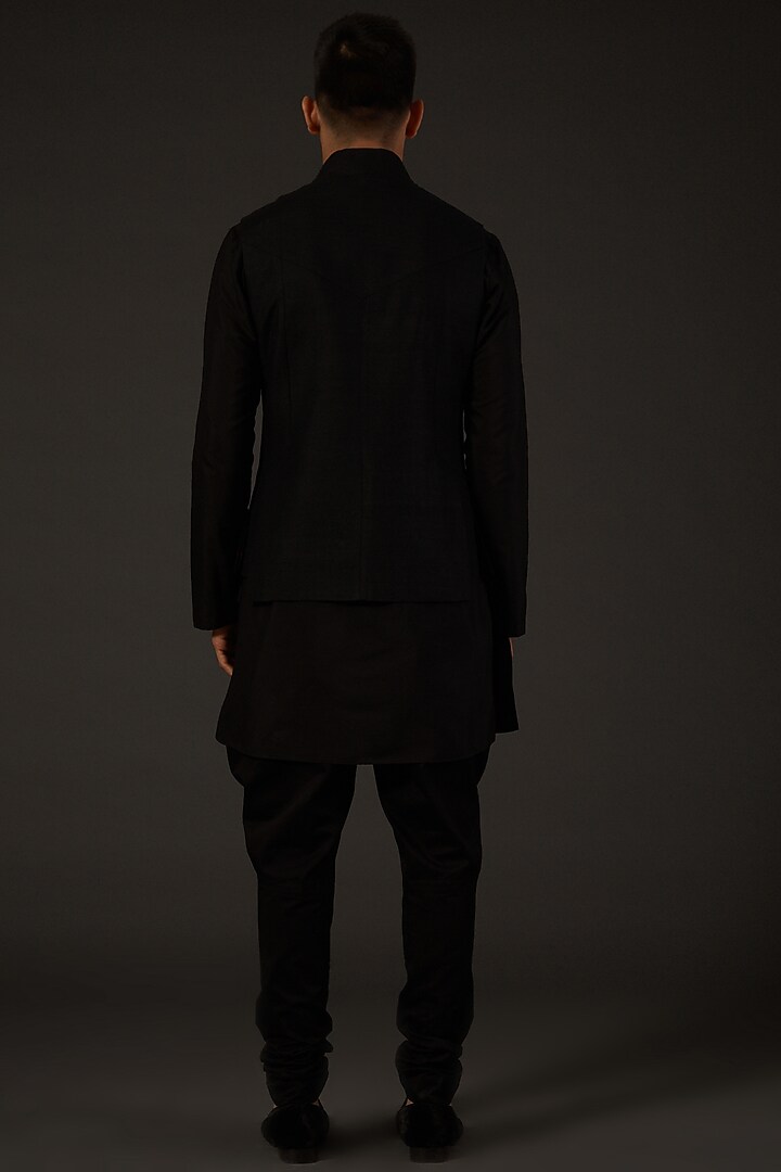 Black Matka Silk Machine Embroidered Bundi Jacket by Rohit Bal Men at Pernia's Pop Up Shop