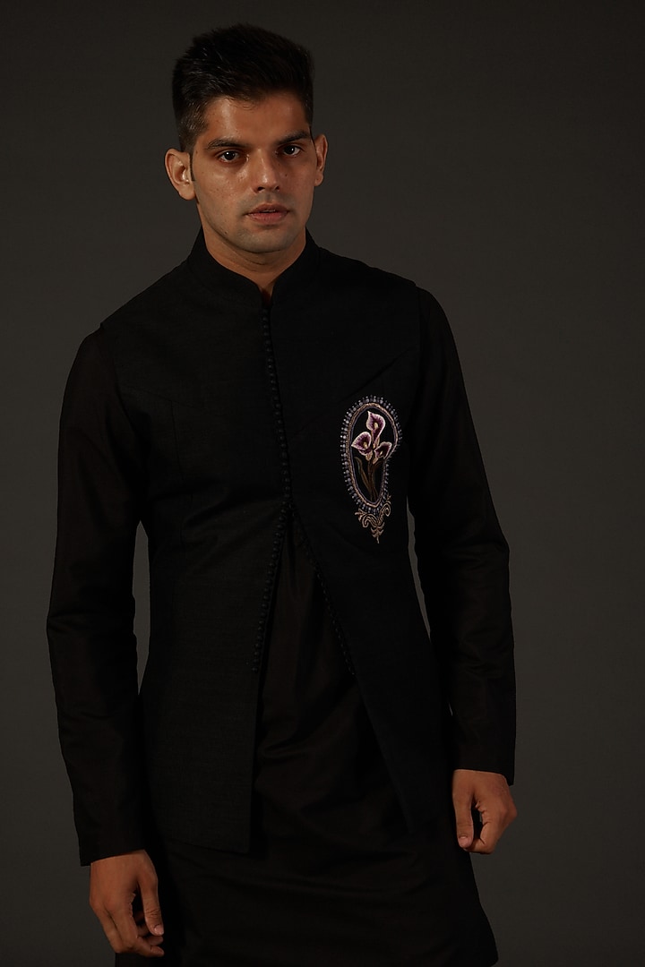 Black Matka Silk Machine Embroidered Bundi Jacket by Rohit Bal Men at Pernia's Pop Up Shop