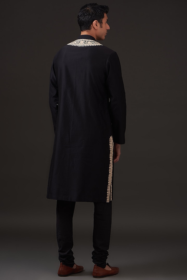 Black Chanderi Silk Resham Embroidered Kurta Set by Rohit Bal Men at Pernia's Pop Up Shop