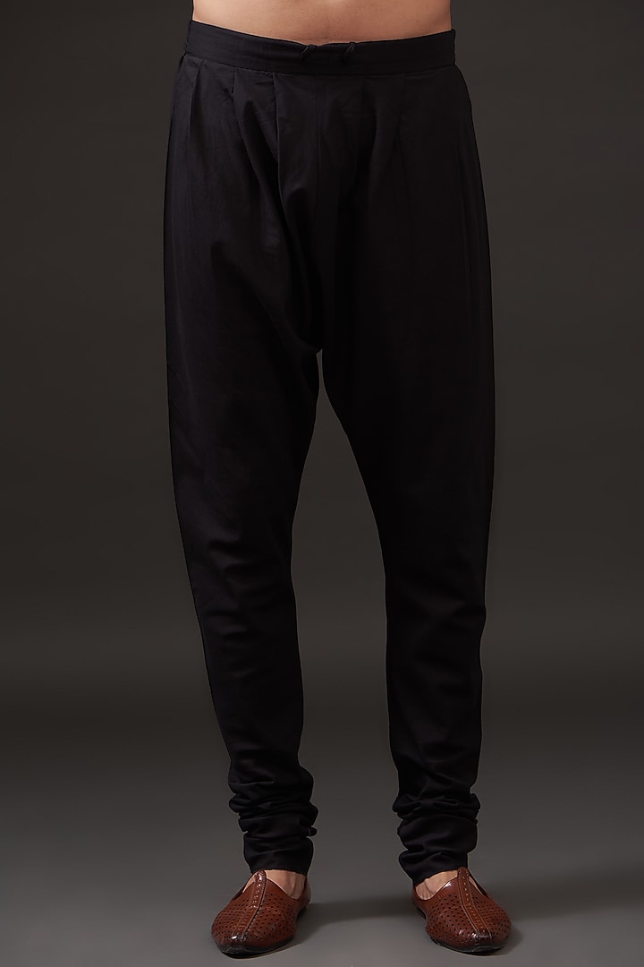 Black Chanderi Silk Resham Embroidered Kurta Set by Rohit Bal Men at Pernia's Pop Up Shop